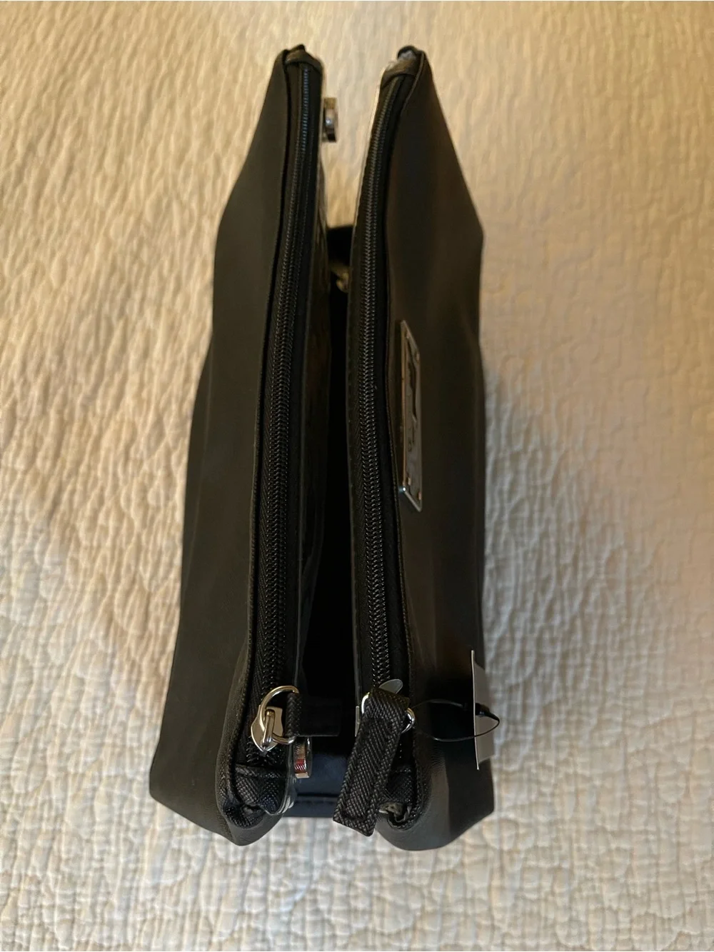Tahari Black Toiletry Travel Kit with Logo Plate for Men/Women